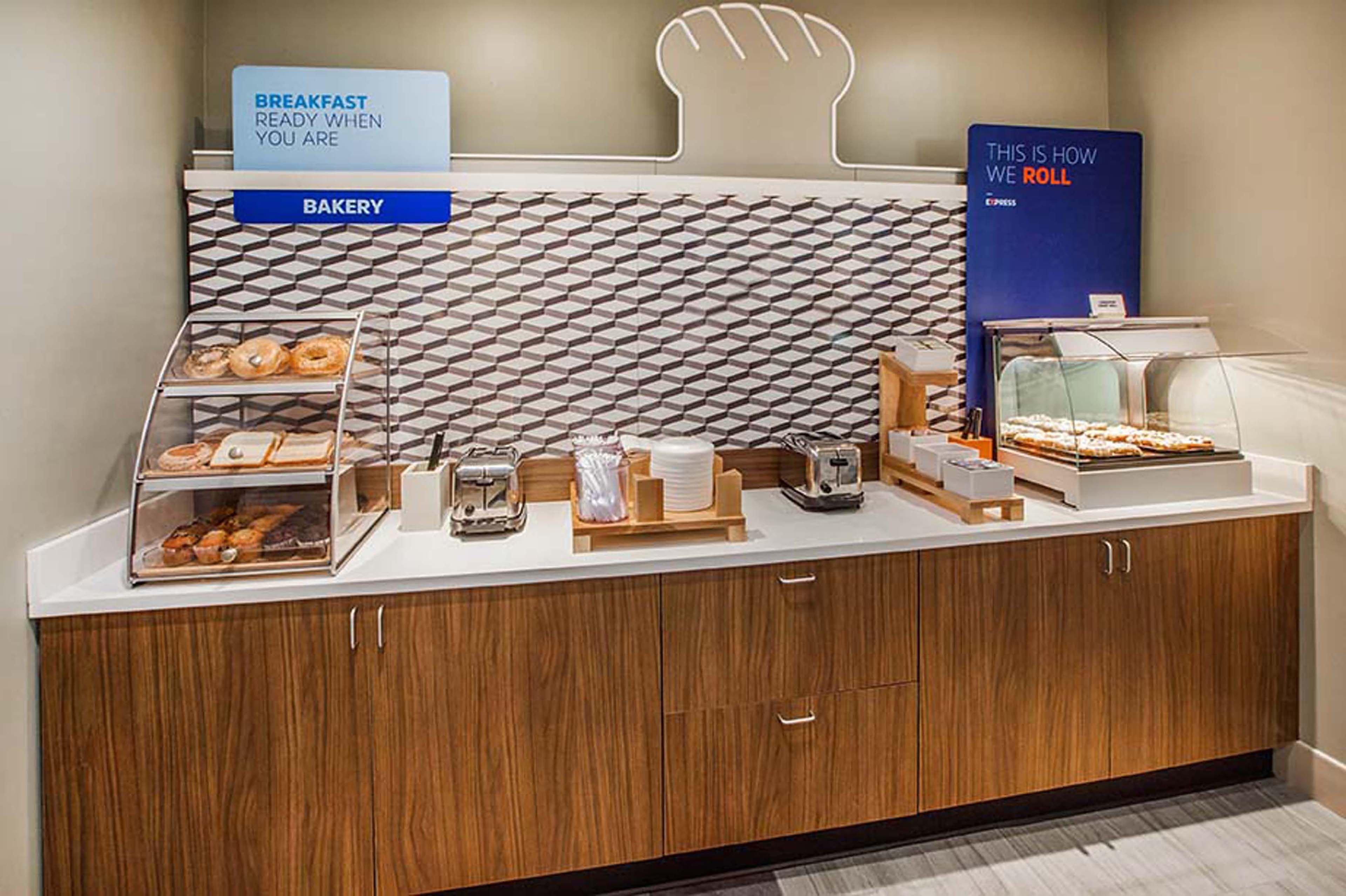 Holiday Inn Express Hotel & Suites Minden By Ihg Екстериор снимка