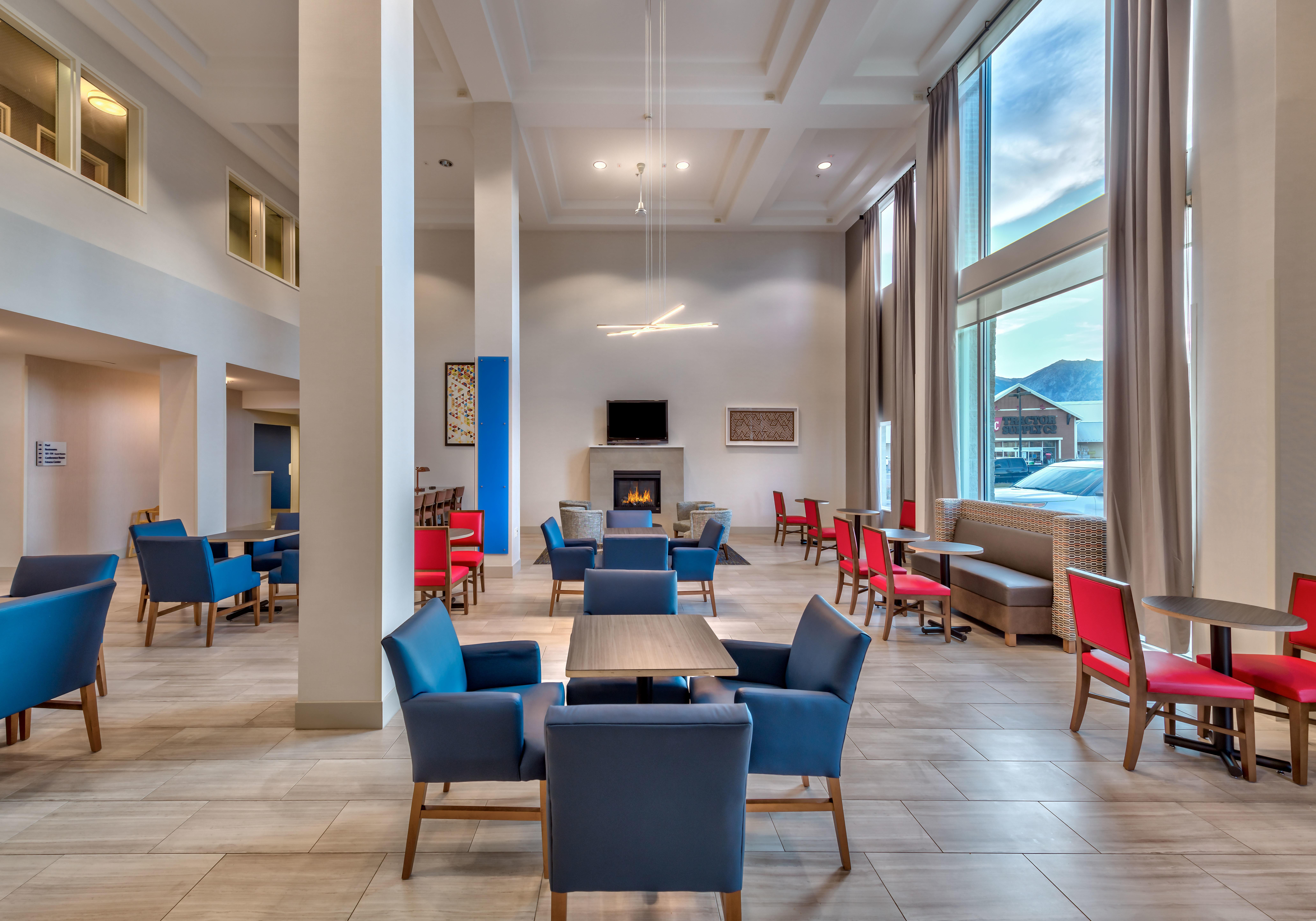 Holiday Inn Express Hotel & Suites Minden By Ihg Екстериор снимка