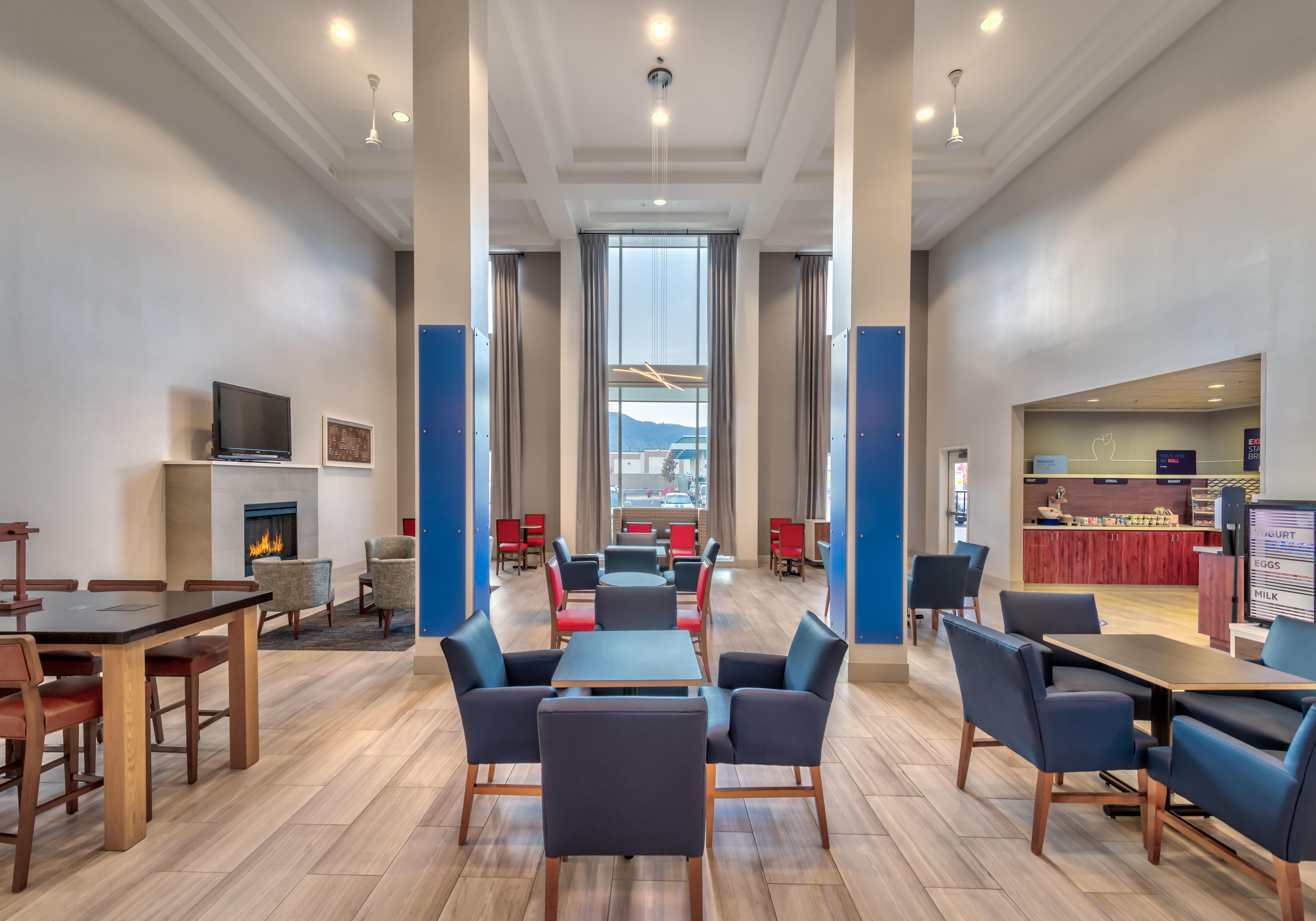 Holiday Inn Express Hotel & Suites Minden By Ihg Екстериор снимка